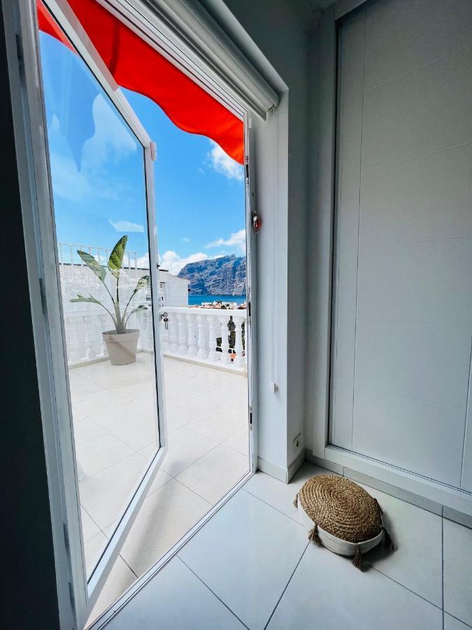 Luxury Penthouse With Breathtaking Views And Huge Private Terraces Lägenhet Puerto de Santiago  Exteriör bild